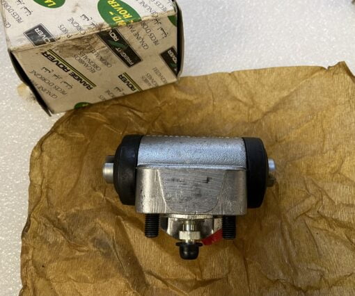 Rear Wheel Cylinder RH (Genuine)